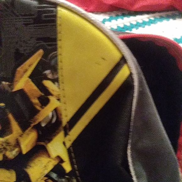 Transformers Bumblebee Backpack - Picture 4 of 7